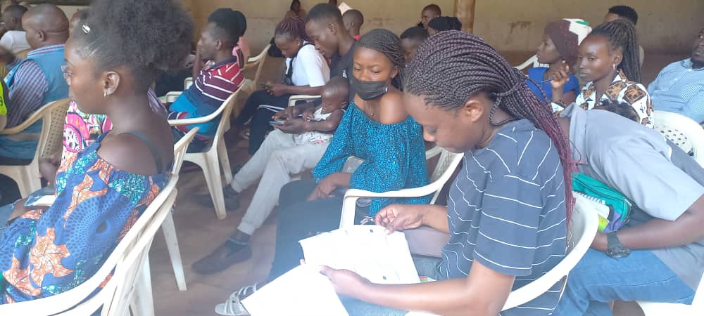 MaryamSk18's tweet photo. A quarterly review meeting, reflecting what activities have been done, like mapping and profiling of youth categories in makindye &amp; other activities, we looked at the challenges, achievements and lessons learnt under #safeandinclusivecitiesproject.
@PlanUganda
@ACTogetherUG 
#C4D https://t.co/Y53cxKhfUC