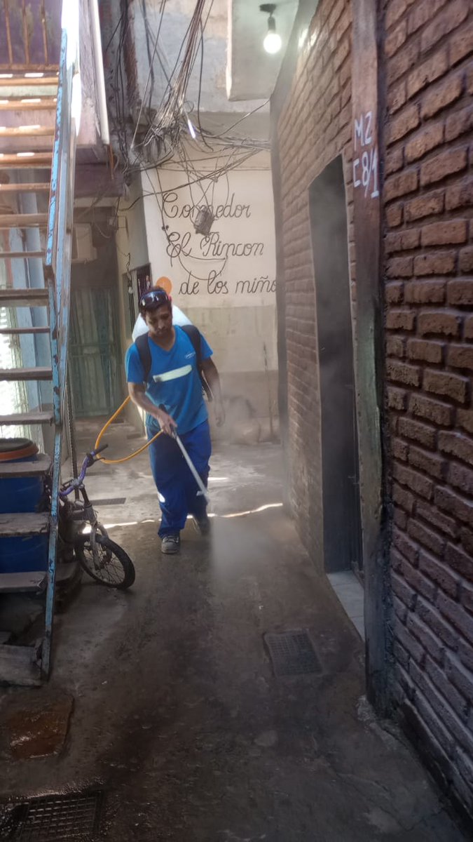 HectorN03153374's tweet photo. #DGGIS
Hoy con la cuadrilla de #Saneamiento en #BarrioInta y #BarrioOBrero, #Bermejo,y #Mariaauxiliadora se realizó corte de pasto, fumigación móvil, fumigación manual, e Hidrolavado desinfeccion
@martingospedini
@Salas_Gabriel
@MariaMigliore
@gabimraida https://t.co/5r1GhGZT8X