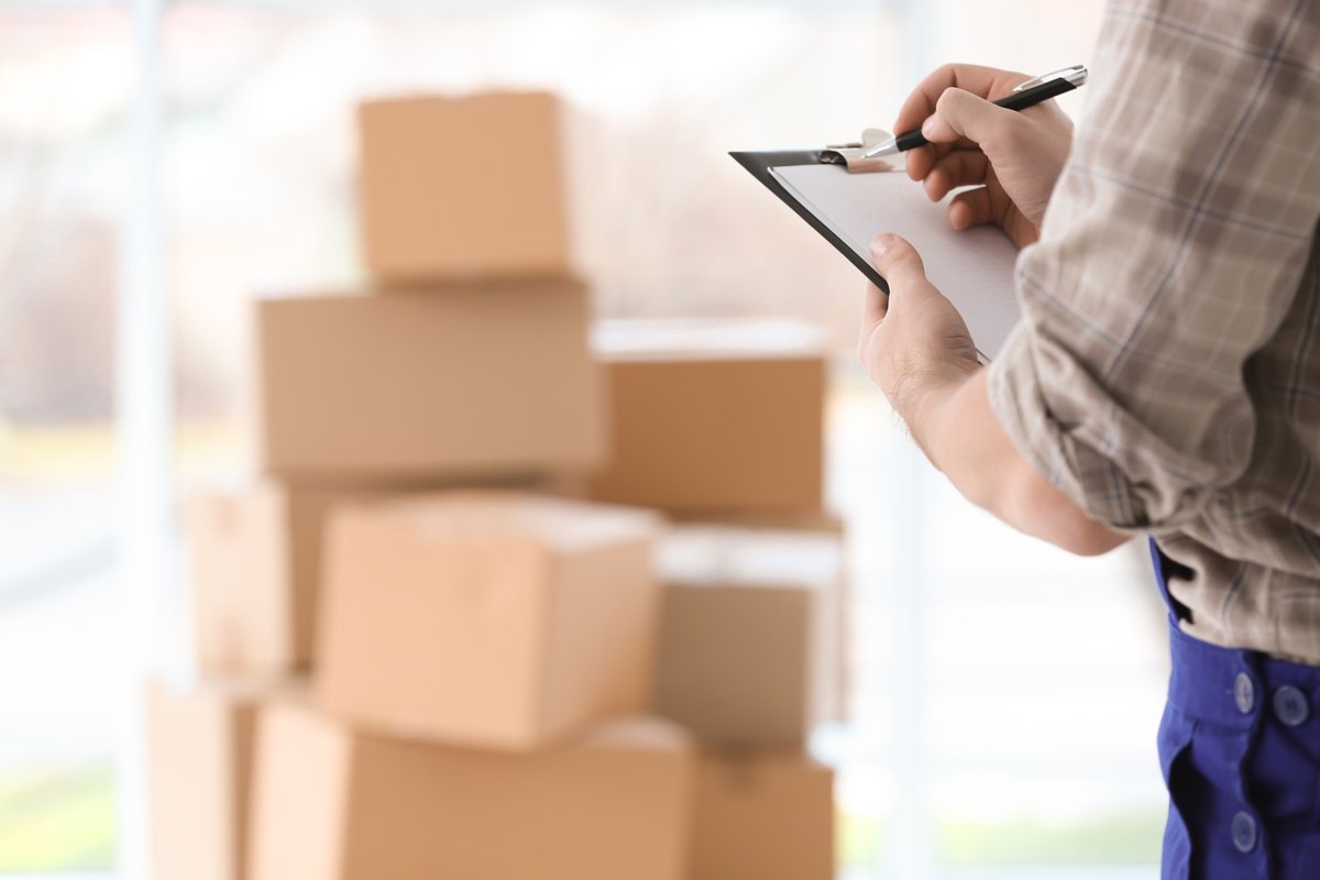 The best way to pack a box depends on what you're moving and where you're headed. Learn more about the best ways to pack boxes here! 📦📦📦 #shipping #packaging #shippingandpackaging #supplies #workplace #office #thewbdelivery #blog #whobut #wbmason thewbdelivery.com/how-to-pack-bo…