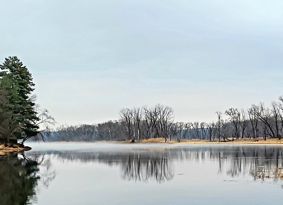 KarenSchulz's tweet photo. Fog building on the river on this warm November day. #stcroixriver. https://t.co/tDcA2C2PQF