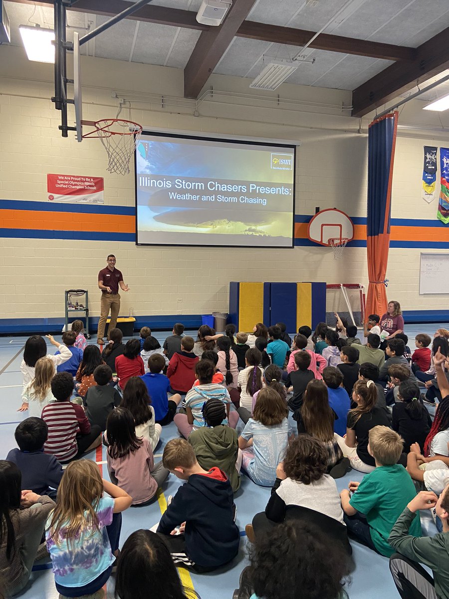 CampiMrsBuckner's tweet photo. Thank you to our Stormchaser Nick!  Students were such respectful participants!  What a wonderful way to wrap up our weather unit in science!  #teamcampi #stormchaser https://t.co/TmoBCCZYoq