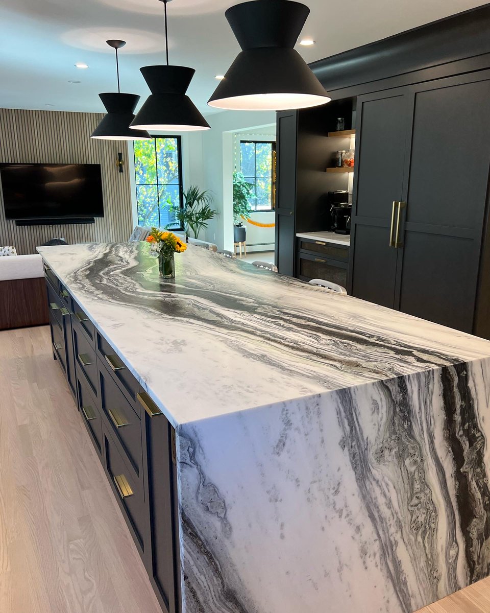 GraniteOnyx's tweet photo. This project is absolutely amazing! Nordic White Marble for the island matching with Drift Quartz perimeter.
#onyxmarbleandgranite #marble #quartz #island #kitchen #kitchencountertops #marblecountertops #quartzcountertops #stonecountertops #stonefabrication #stonefabricators https://t.co/72EdmroJ3S