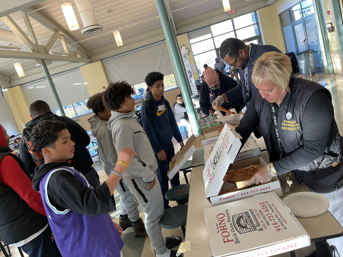 PKMS kicked off their <a href="/PeekskillMBK/">Peekskill MBK</a> program this afternoon! Students learned about the program, met #MBK leaders and enjoyed some pizza and snacks! #WeLiftAsWeClimb