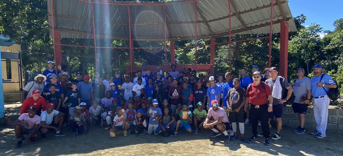 SCOREINTL1's tweet photo. What an amazing week of baseball and Jesus in the Dominican! Our trip participants have fed families, visited orphans, led baseball clinics for several hundred kids, and been challenged through teaching &amp; preaching.  Praise the Lord for lives that were changed  #explorewithscore https://t.co/JYoZwQpsv8