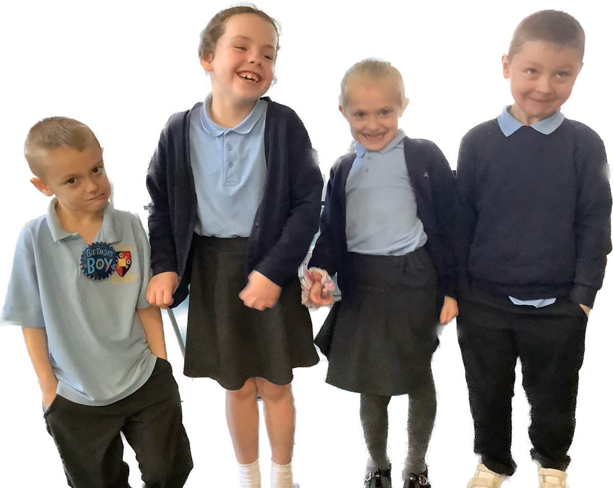 MrsEP_Thatto's tweet photo. Great picture of the children having fun, deciding if the picture should be portrait or landscape #thattoprim_computerscience @MrsLB_Thatto https://t.co/AHtOdH3Ztv