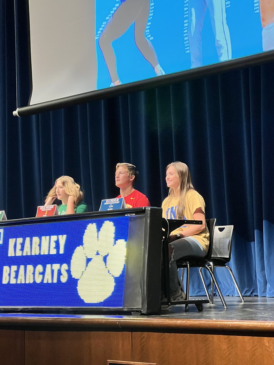 khsvolleyball's tweet photo. Congrats, Elli! Future Loper! 🏐 https://t.co/Y2Le7orqBv