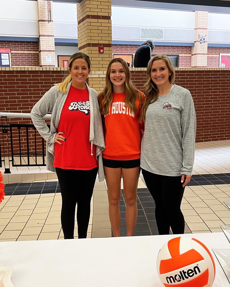 MBHSVolleyball's tweet photo. It’s officially official! Congratulations @CamrynWeldon @BearkatsVB @McKISDAth #EatEmUpKats https://t.co/Sdv8GrRk9R