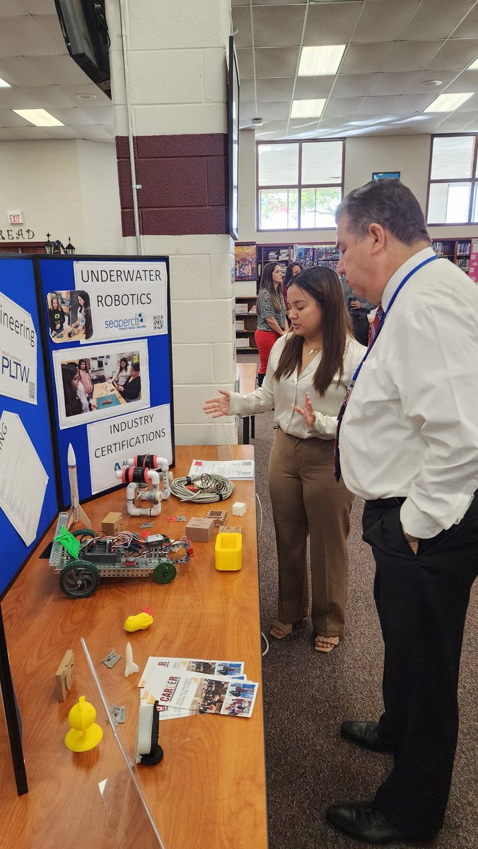 Thank you Manuela, Robert and Livan for your presentation during <a href="/CTELFCISD/">Los Fresnos CISD CTE</a> Advisory committee meeting today! #STEM <a href="/LosFresnosCISD/">Los Fresnos CISD</a> <a href="/losfresnoshigh/">Los Fresnos High</a>