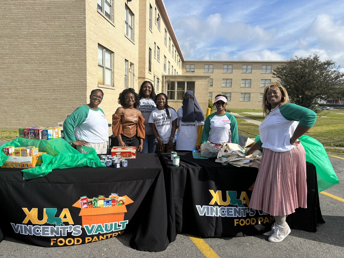 XulaFoodPantry's tweet photo. And finally, we partnered with a group of alumni to distribute free bags of food, supplies, and hygiene items to Xavier students. 

Special thanks to:
• Jamie Johnson-Hardy c/o ‘04
• Lauren Outlaw c/o ‘02
• Oneka Richardson c/o ‘02
• Michelle Smith-Ware c/o ‘02 https://t.co/gJq2p4PE73