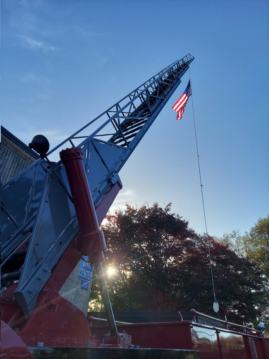 RodneyMise's tweet photo. Aerial Co No 1 lending a helping hand for recruit class 22-4 graduation this evening. https://t.co/1hJ7wAuRU0