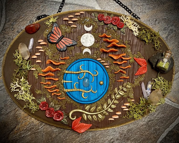 ✨“Hobbits are amazing creatures. You can learn all there is to know about their ways in a month, and yet after 100 years, they can still surprise you.”✨