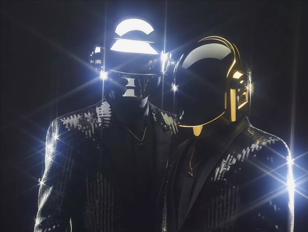 FU_STUDIOS's tweet photo. Calling all music artist!
We are hosting our FIRST Fractional Uprising Studios Track House competition in the Discord. Participants are competing to have their tracks fractionalized into a 1/1 community owned NFT.
This one is Daft Punk inspired.
https://t.co/Q99TliTV9h https://t.co/y8XowXnGI5