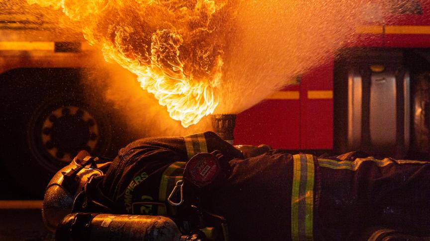 Listenbourg_MI's tweet photo. La caserne de Lurenberg a été victime d’un terrible incendie. Le bilan démontre qu’il n’y a aucun blessé et aucun mort. Nos agents ont vite intervenu en éteignant l’incendie en moins de 40 minutes. https://t.co/ie8lR4hEu8