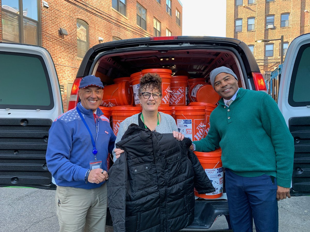 A huge thank you to @X4Barnstable5th & @RepKipDiggs (pictured with Pine Street Inn’s President & Executive Director Lyndia Downie) for your generous donation of over 50 buckets filled with new winter coats, facemasks, & gloves for our guests & those living on the streets.