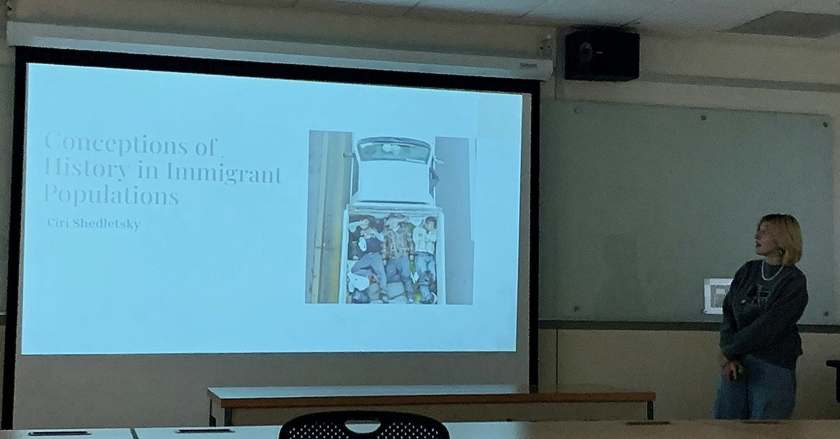 PurchPsych's tweet photo. 🔦SENIOR SPOTLIGHT: Ciri Shedletsky is examining  relationships between conceptions of US history and American identities among US immigrants. S1 is a qualitative analysis of the US Citizenship Exam, &amp; S2 is a survey of 100+ Polish immigrants her family helped her recruit! 🗽👏 https://t.co/gpj4qZH6y2
