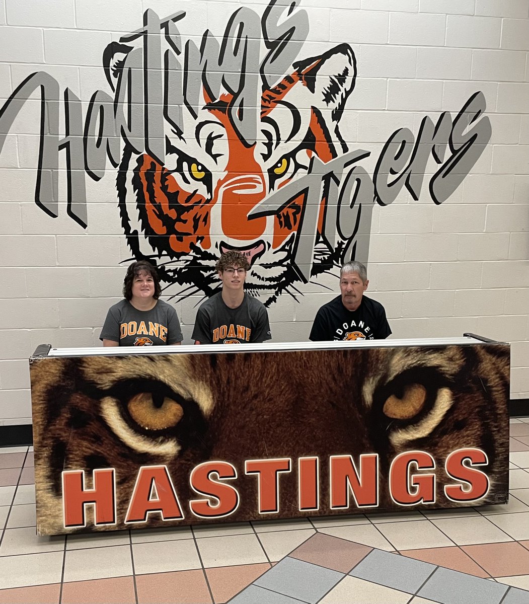 Congratulations to Aaron Nonneman for signing to play basketball at Doane University.

#every1aTIGER