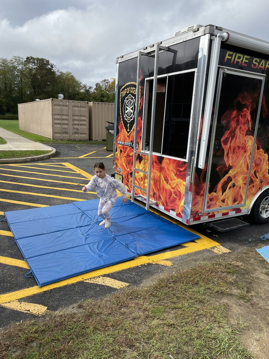 pmcgorty409's tweet photo. Thank you to the Ocean Township Fire Department for teaching everyone about fire safety! https://t.co/6lbhDJXOJm