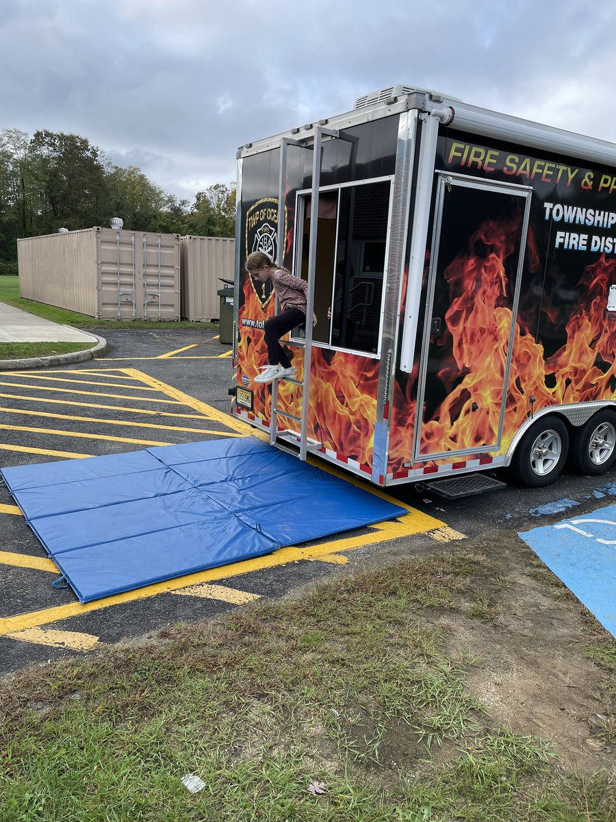 pmcgorty409's tweet photo. Thank you to the Ocean Township Fire Department for teaching everyone about fire safety! https://t.co/6lbhDJXOJm