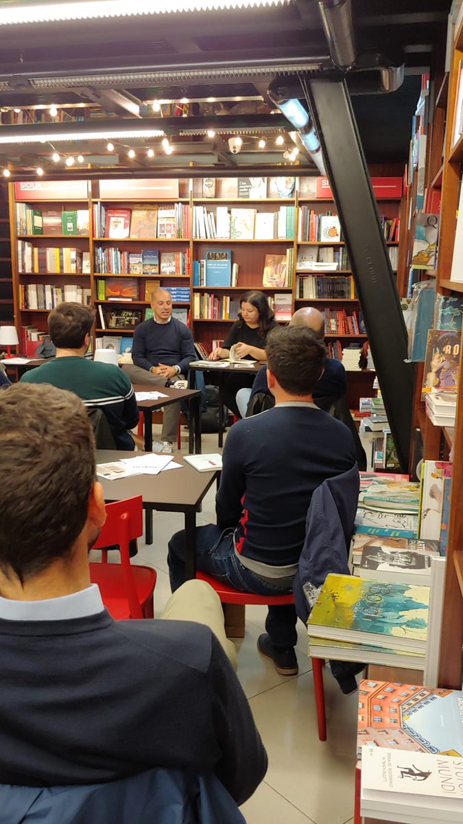 Tra le cose belle a Messina: #StartReading, l'incontro di lettura con ospiti e tematiche sempre diverse. Questa sera <a href="/FlorianaRiso/">Paola Floriana Riso</a> ci parla dell'importanza delle parole e del giusto tono di voce. #avaiava #Messina #messinaeventi #cosebelle #strettodimessina #startupmessina