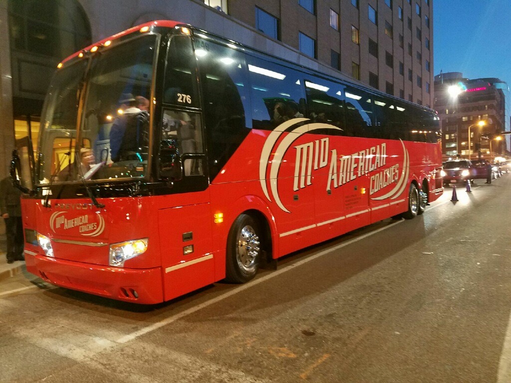 midamcoach's tweet photo. We serve many groups who have flown into St. Louis, moving them to and from the airport and to and from points of interest in St. Louis.  Call us.  We would love to serve you. https://t.co/pqMHjYo7IN