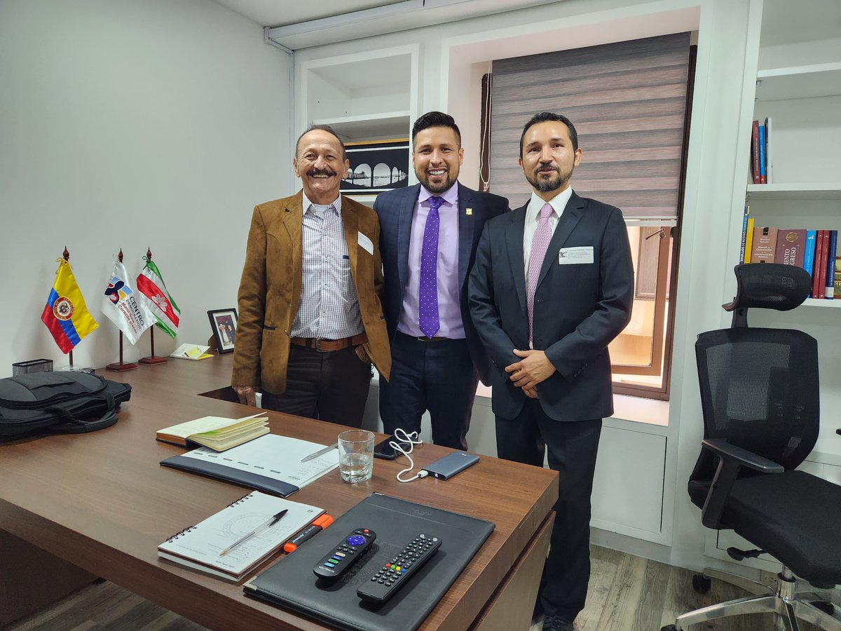 EduarTrianaR's tweet photo. Recibimos la grata visita en el #CongresoDeLaRepública de los Doctores Hector Orlando Torres y Alexander Soler Amaya, líderes del #SectorMinero y de #Asojuntas de los municipios de #Muzo y #Quípama de mi departamento de #Boyacá. Siempre bienvenidos! https://t.co/56SADpJHF1