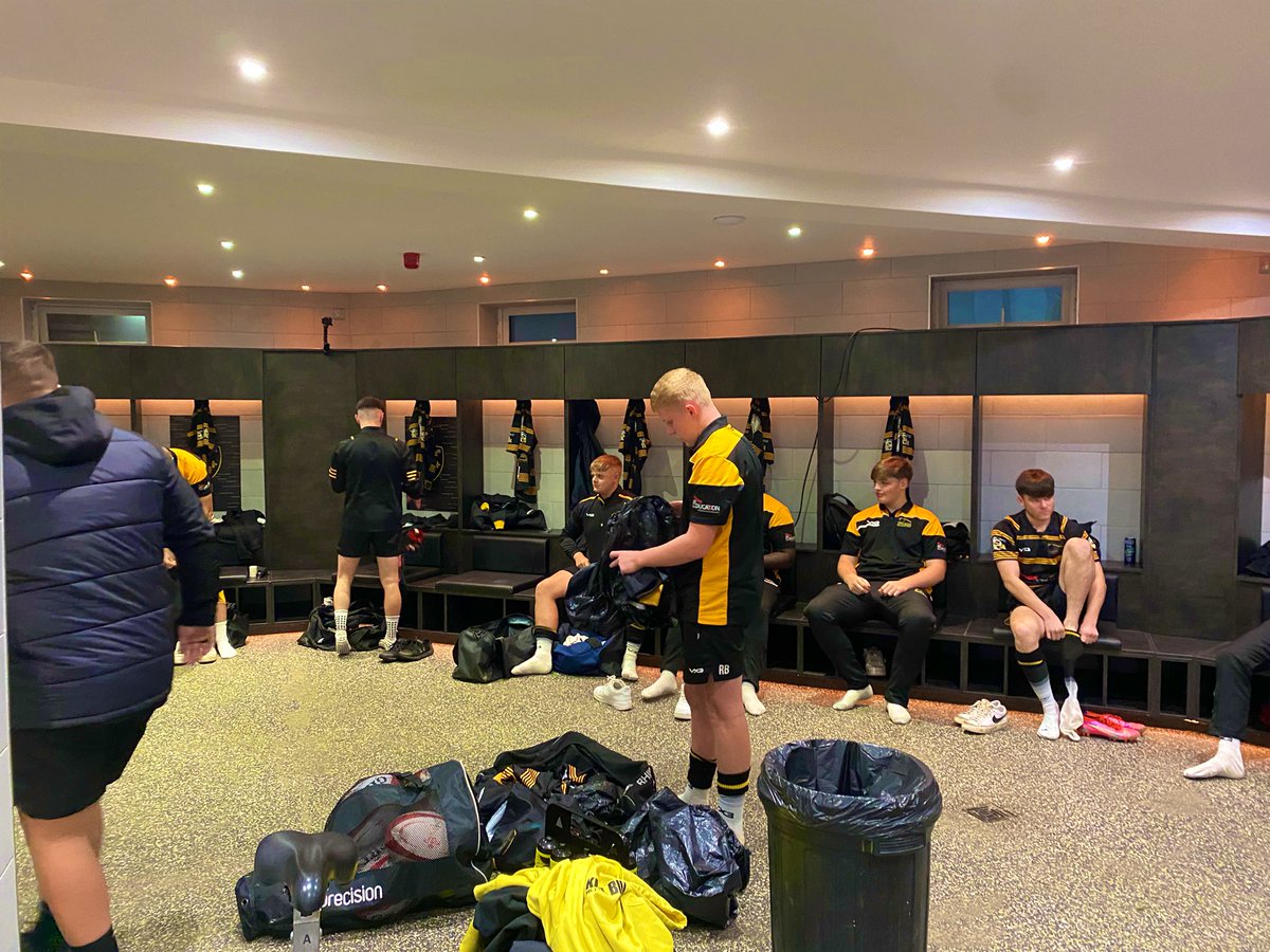 The boys making themselves at home 👌🏉 <a href="/RygbiPawbS4C/">Rygbi Pawb</a> <a href="/NewportH/">Newport High School</a>