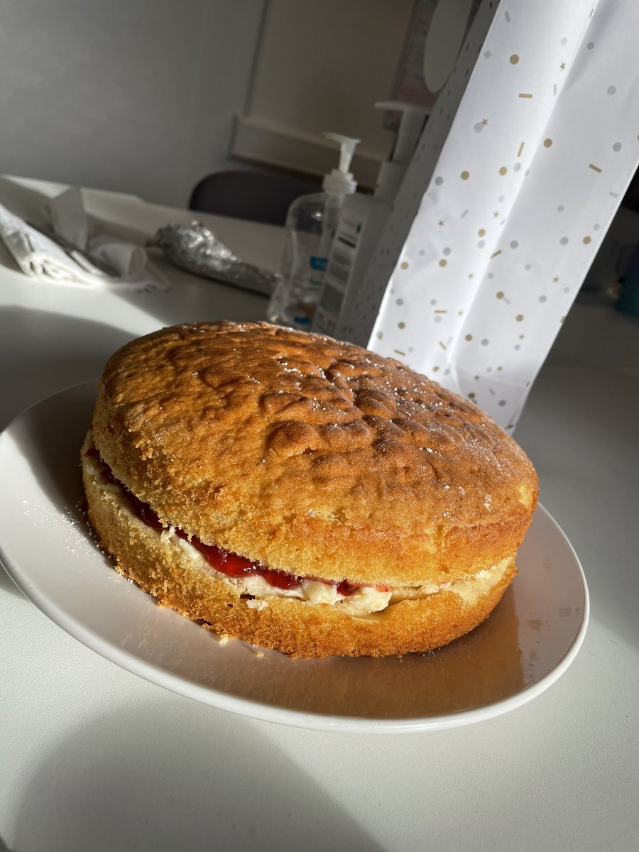 Awwww the lovely @GMCancerWfandEd sorted out this surprise for me today in advance of weekend birthday celebrations 🥳 

So happy to work with this lovely bunch <a href="/Suzililley/">Suzanne lilley</a> <a href="/JessDocksey/">Jess 💛 (She/Her)</a> <a href="/LouiseRetout/">Louise Retout</a> <a href="/Gina_92_/">Gina Madera</a> <a href="/millslibby/">Libby Mills</a> (not forgetting Tara, Siobhan, Claire and Sophie too!)