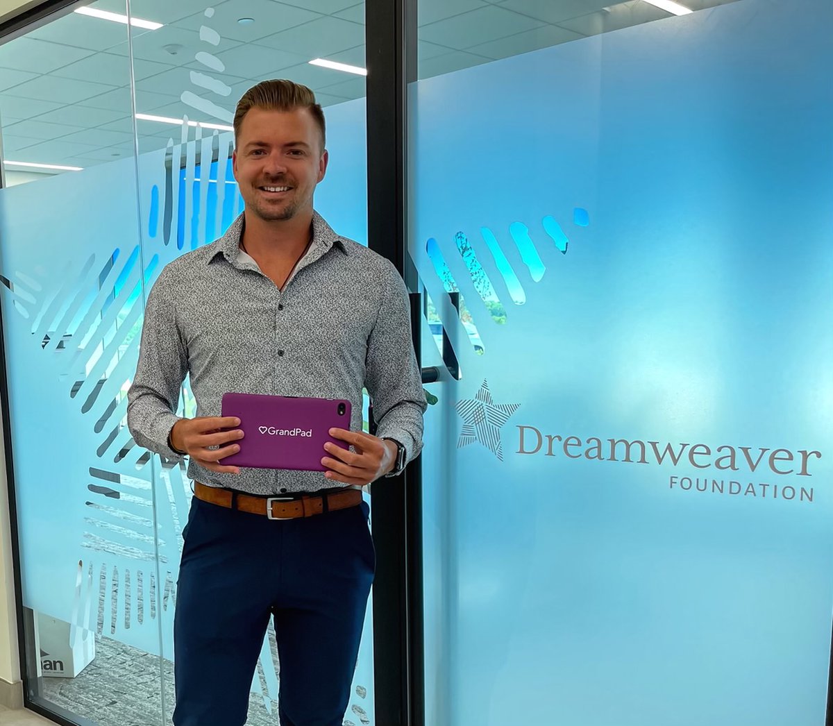graeomaha's tweet photo. Kick off the Holidays with our Mizzen + Main Trunk Show and Donate to Dreamweaver Foundation!! - https://t.co/OR6nyBCGrV https://t.co/niIdohjhNr