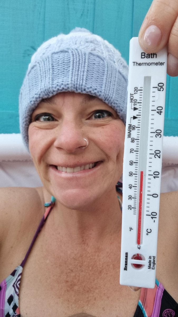 TorsFroud's tweet photo. When your new daily regime means you start your day with a 10 minute dip in 12oC atm (it was 14oC on Sat) due to not being able to get into the sea due to the Autumn storms &amp; your bro sends you back a pic of his sea temperature! #siblingsabroad #dailydip #bluemind #coldwater https://t.co/Uvq5URXyOw