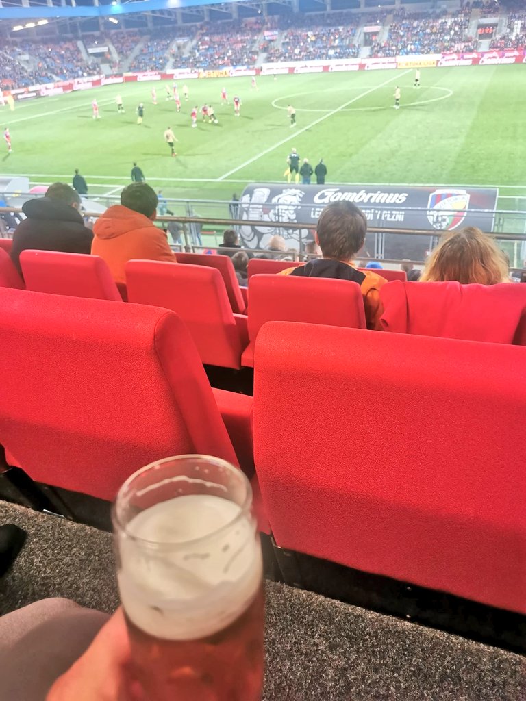 LTTsports's tweet image. Pitch view 🏟 with a 0km original Pilsner 🍻 only possible at 📍Plzeň @fcviktorkaplzen #footballfoodanddrink
🇨🇿 #LTTSports on tour @fcviktoria_en #PLZBRN
