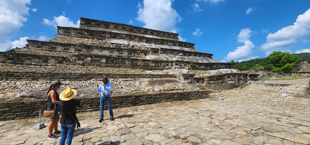 ToursyTickets's tweet photo. Les compartimos estas grandiosas fotografías de nuestros clientes durante su recorrido por Tajín el día de ayer. 📸
Si tú también quieres conocer esta increíble zona arqueología te invitamos a nuestro tour Tajín y Papantla. 🤩

#tajin #ZonaArqueológica #pueblomagico #Veracruz https://t.co/Hci1LPkSqx