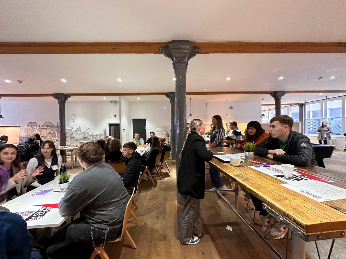 iprospectuk's tweet photo. We welcomed @DidcotSixthForm &amp; @prin_UTCMCUK students to give them a taste of the exciting world of advertising as part of the @The_IPA's #AdvertisingUnlocked event today.
The team shared their diverse backgrounds, advice on getting into the industry and building early careers. https://t.co/AK2Ro734W8
