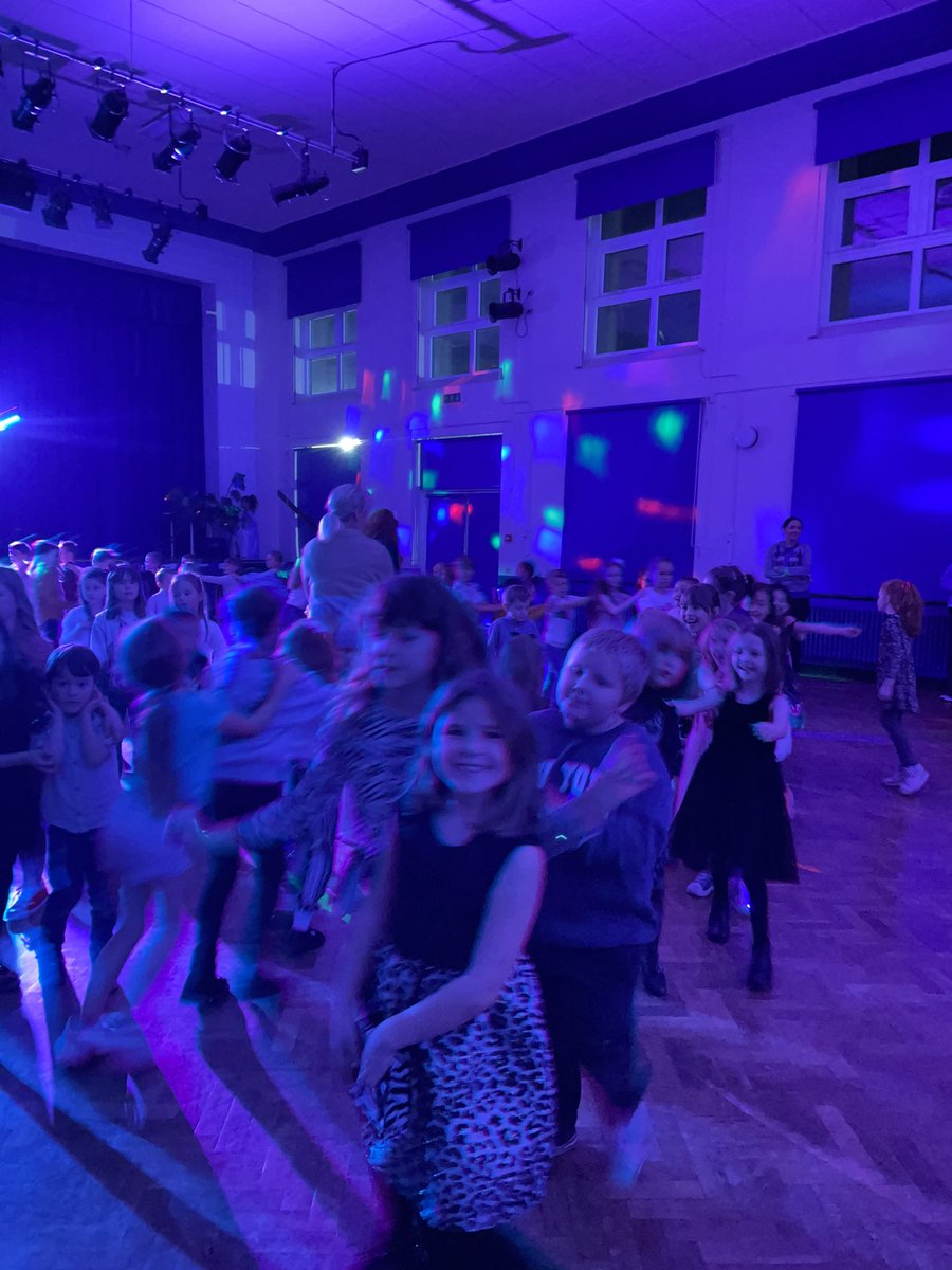 CochHt's tweet photo. Conga fun in the disco #discomoves https://t.co/DaOCPlqtm4