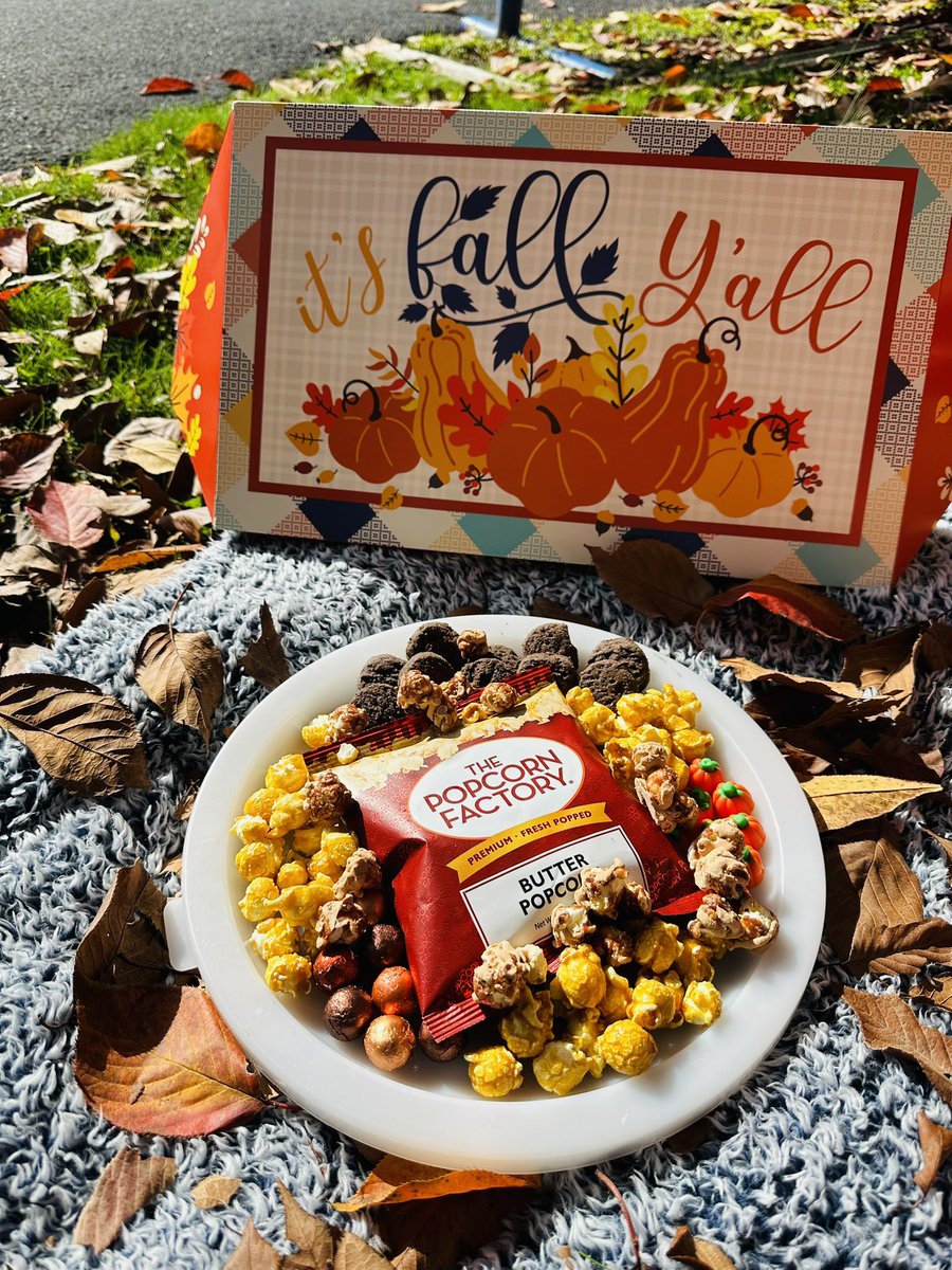 lee_mlam's tweet photo. #whatspoppin this fall ?what’s your most favorite popcorn that u buying and sharing with your loved ones #ad #thepopcornfactory @PopcornFactory https://t.co/oiX9m4EKS4