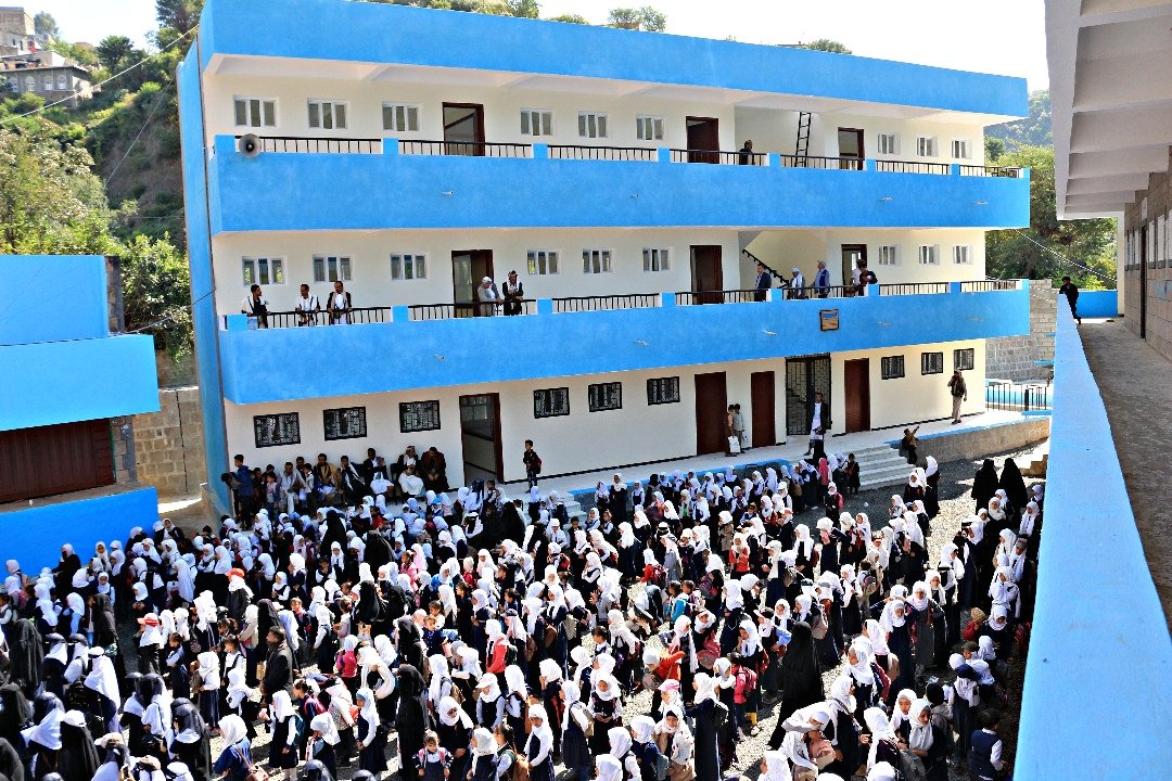 SFDYemen's tweet photo. #Education plays a crucial role to head off the community further vulnerability, but not every kid has #equal_education.
#SFDedu repaired the BaniAbdula school and built this 7-classroom new building w/service facilities to equally hold up to the 900 enrolled GIRLS, ThiSufal #Ibb https://t.co/OOIkqbSbHs