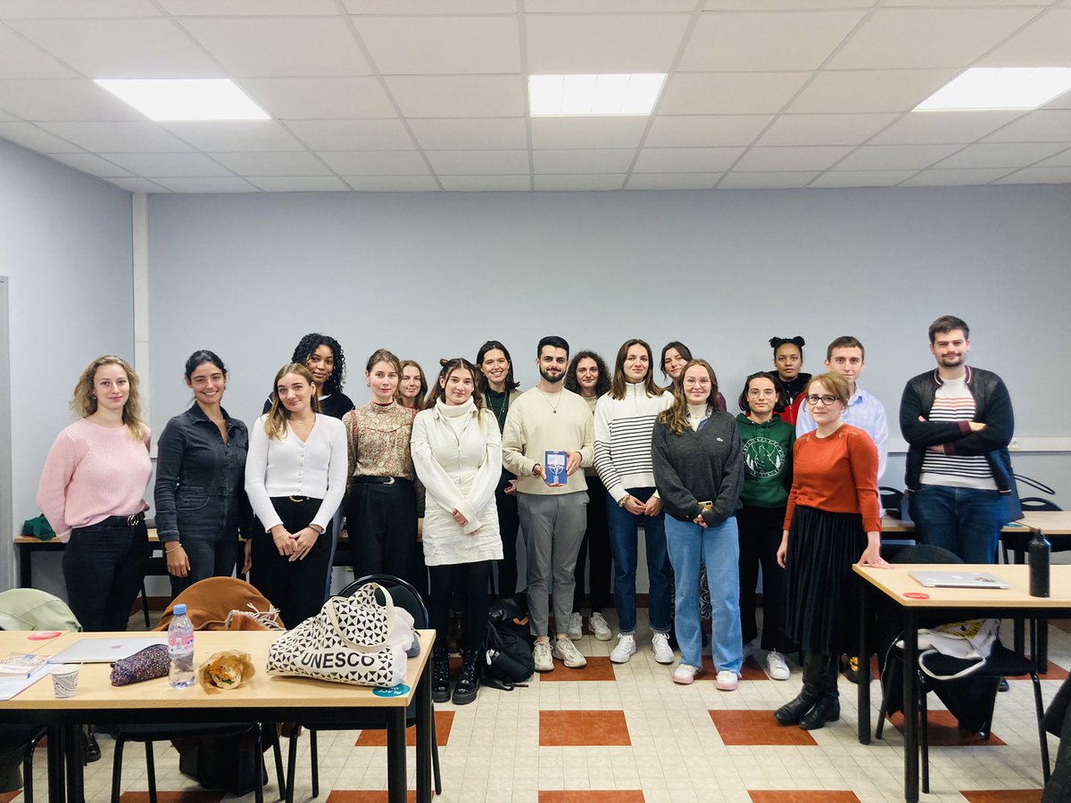 UWWscpoSGEL's tweet photo. Merci Dr. @AmelieZima, spécialiste de l’#OTAN à l’@IRSEM1, pour cet entretien passionnant sur le rôle et les limites de cette alliance de  défense dans le conflit 🇺🇦/🇷🇺.

Auteure de L’OTAN, Que Sais-je ?(Ed.@Coll_Quesaisje) 

#GuerreEnUkraine https://t.co/1nCiH9YJvl