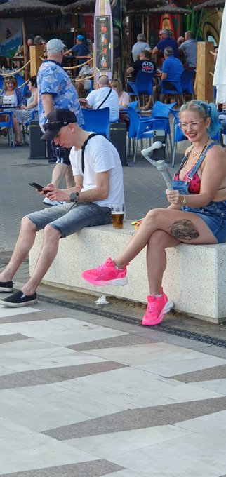 Live today. So much fun. https://t.co/susKOCSttF