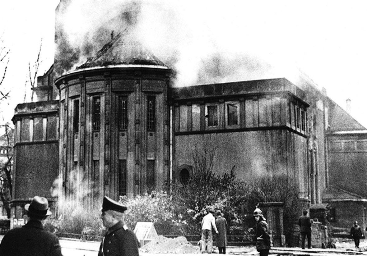 duuutch_schultz's tweet photo. Weiß ehrlich nicht was ich heute zum Jahrestag der Reichspogromnacht sagen soll. Mich nervt dieses performative #NieWieder der Deutschen jedes Jahr aufs Neue während lebende Jüdinnen*Juden für die Mehrheit uninteressant sind ausser es geht um Israel oder um den allgegenwärtigen/1 https://t.co/v6VrtSmvC3