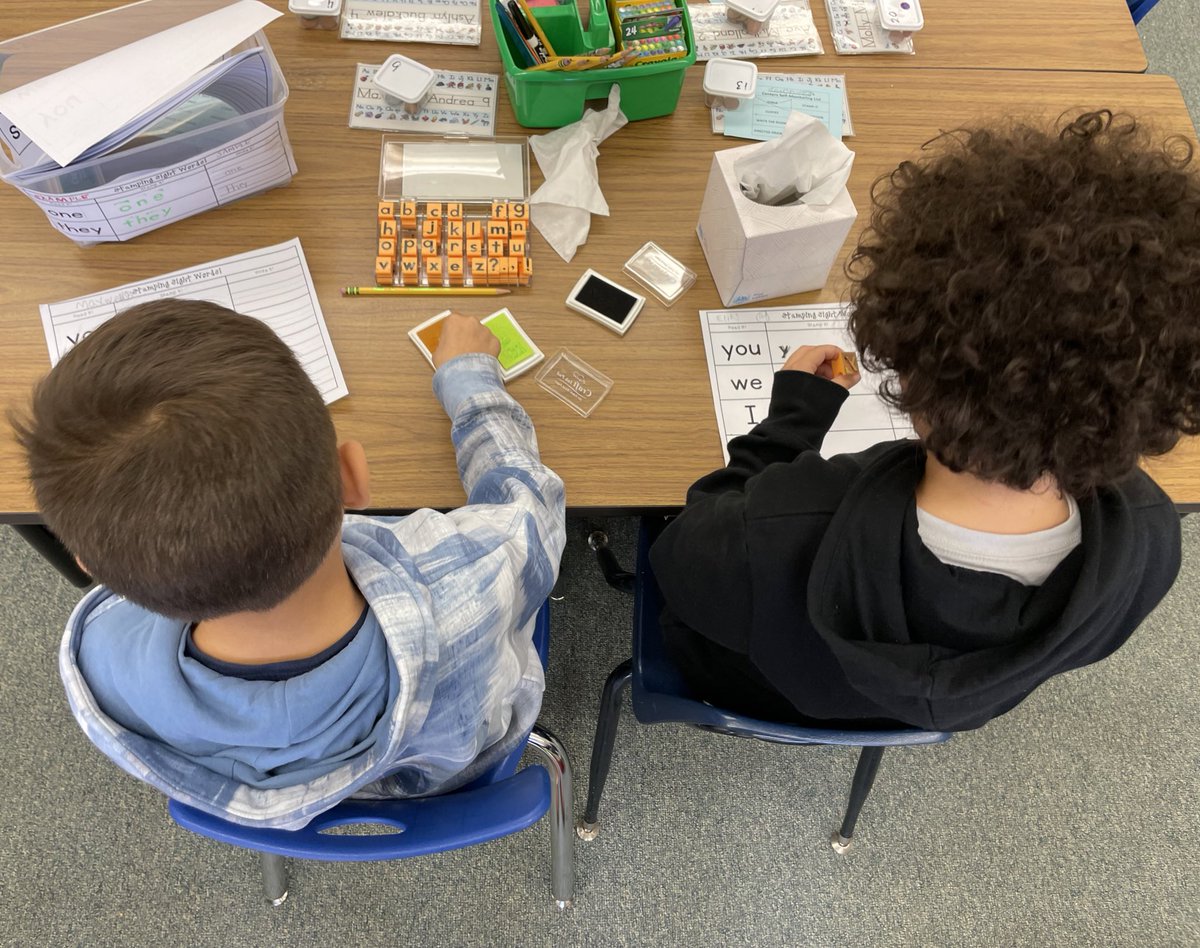 hhunt_ide's tweet photo. @IDECorp Vice President of Equity and Learning Design @snbeauford visits Washington Township! #executivefunction #studentdrivenlearning #literacycenters #empowerlearners @WTDirectorSecEd @WTDirectorElEd @Miss_Matticks https://t.co/naZMyTMqff