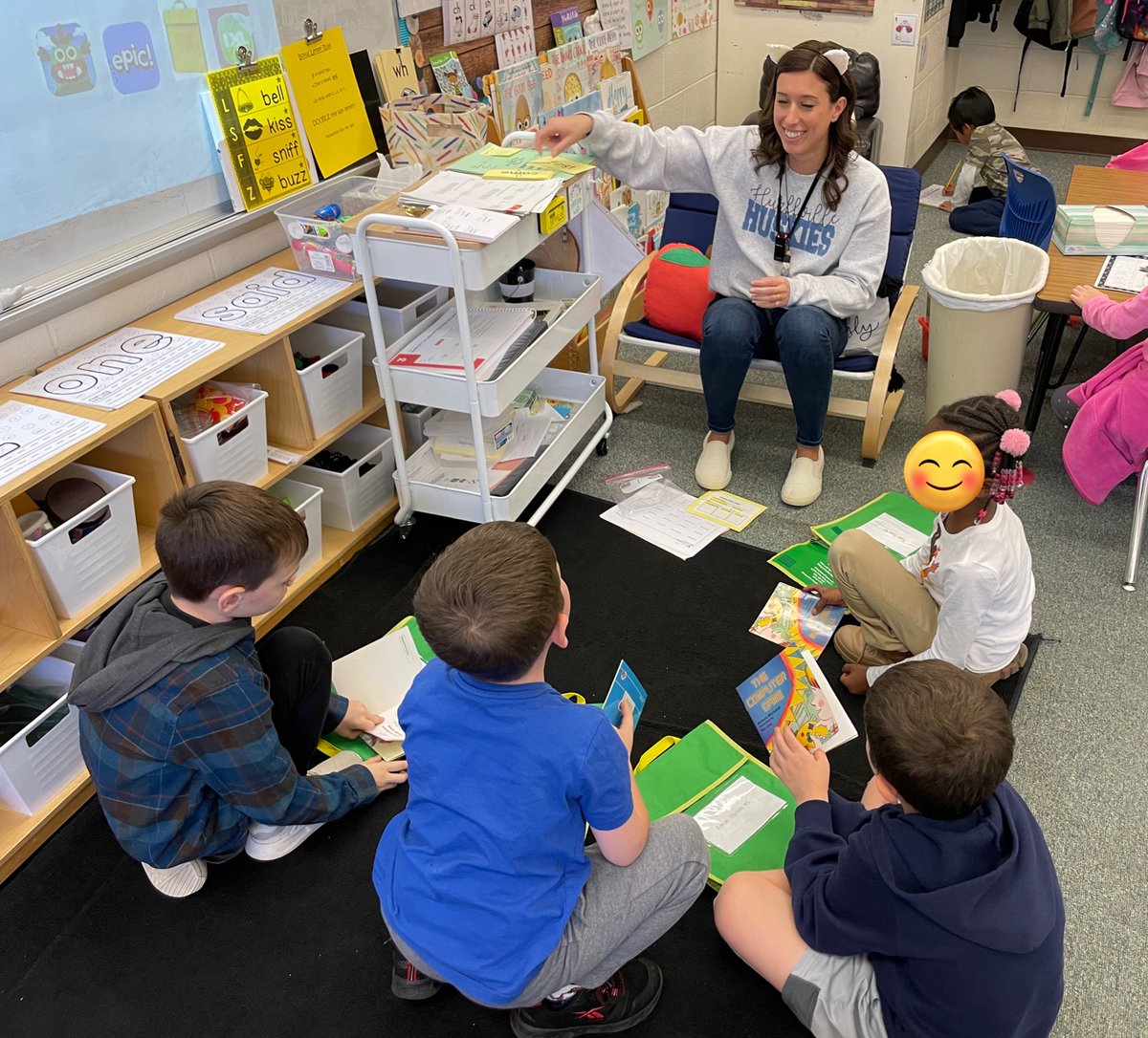 hhunt_ide's tweet photo. @IDECorp Vice President of Equity and Learning Design @snbeauford visits Washington Township! #executivefunction #studentdrivenlearning #literacycenters #empowerlearners @WTDirectorSecEd @WTDirectorElEd @Miss_Matticks https://t.co/naZMyTMqff