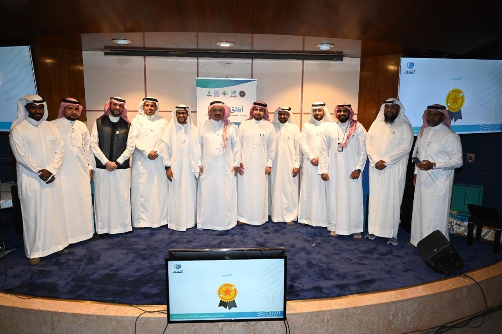 fea_kau's tweet photo. وتتميز شراكة متقن مع الجامعة ، بتقديم البرنامج بصورة رحلة تهدف إلى اكتشاف الشغف وإطلاقه وتطويره واستثماره لطلاب وطالبات الكليتين عبر رحلة تمتد (١٠) أسابيع.
تبدأ باكتشاف الشغف مروراً بمحطتي تطويره واستثماره وانتهاءً بمحطة صيانة الشغف.(٢) https://t.co/ALJPdUTgIR