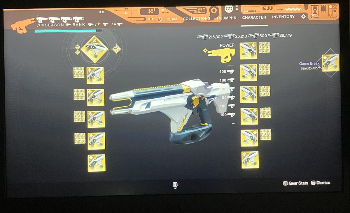 destiny_thememe's tweet image. Hey is anyone else's game acting weird?? @DestinyTheGame