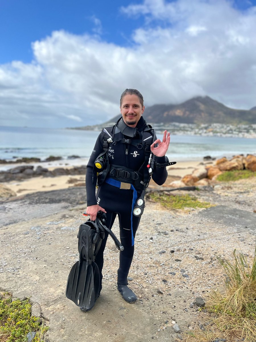 JuStMdive's tweet photo. Divers having some Fun during their @PADI Open Water & Advanced Courses!
๐คช
โLife is Better when youโre Laughingโ
๐
#divers #laughter #diving #scubadiving #lifecoaching #divecourse #lifeskills #familyfriendly https://t.co/HltAu9MIvJ