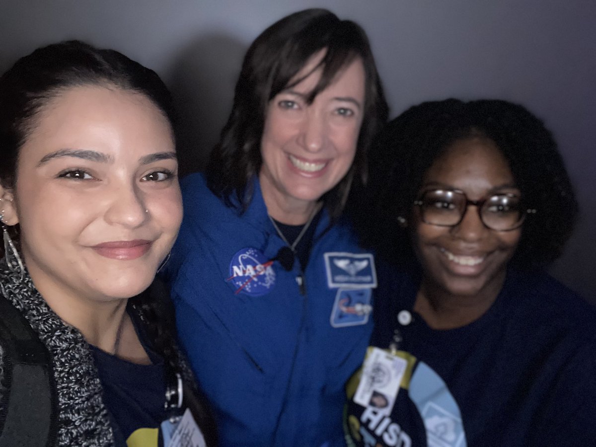 The_Ford_Focus's tweet photo. Yesterday was #STEMDAY and I got to spend the day with @EdTechGaby &amp; some amazing Scientists from @DavilaDolphins at @NASA_Johnson  with Astronaut Megan McArthur ☄️👩‍🚀🚀 https://t.co/iKJtY8EQC1