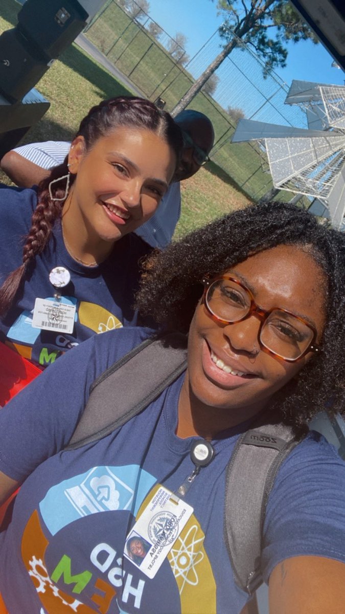 The_Ford_Focus's tweet photo. Yesterday was #STEMDAY and I got to spend the day with @EdTechGaby &amp; some amazing Scientists from @DavilaDolphins at @NASA_Johnson  with Astronaut Megan McArthur ☄️👩‍🚀🚀 https://t.co/iKJtY8EQC1