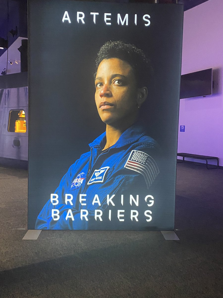 The_Ford_Focus's tweet photo. Yesterday was #STEMDAY and I got to spend the day with @EdTechGaby &amp; some amazing Scientists from @DavilaDolphins at @NASA_Johnson  with Astronaut Megan McArthur ☄️👩‍🚀🚀 https://t.co/iKJtY8EQC1