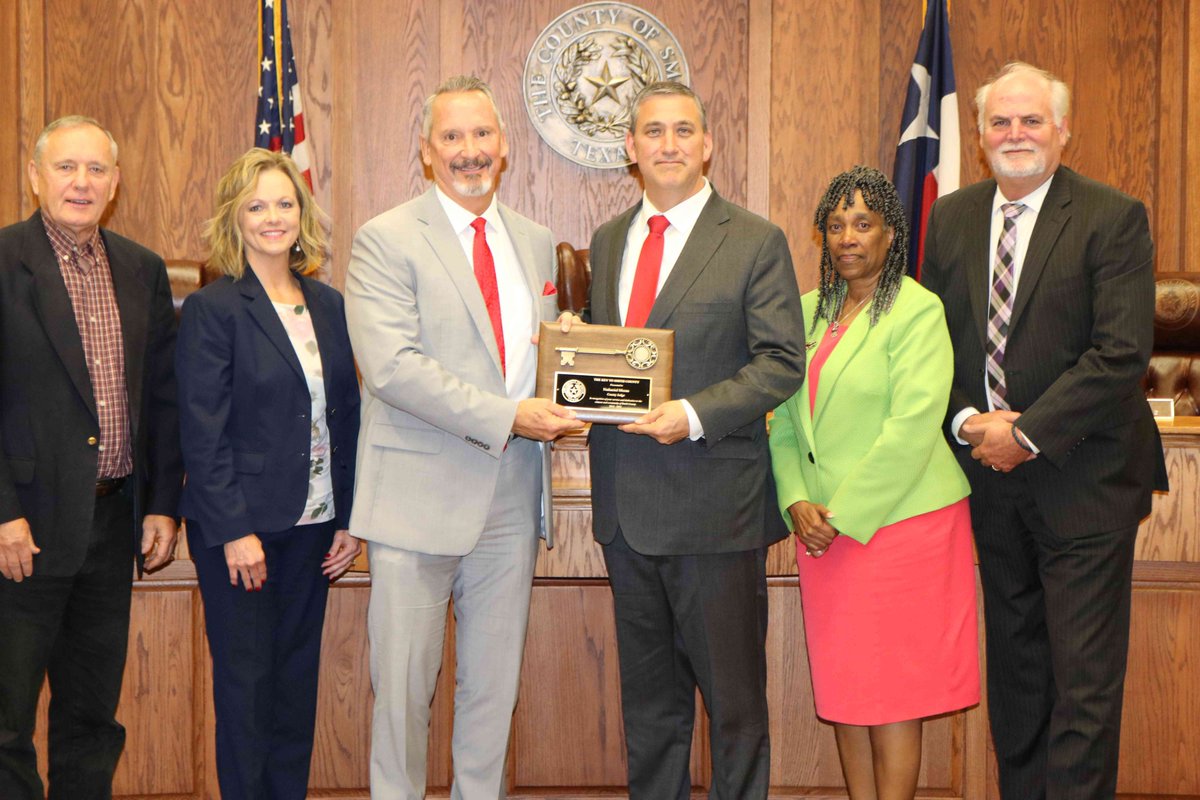 SmithCountyNews's tweet photo. Neal Franklin sworn in as Smith County Judge and Pam Frederick sworn in as Commissioner Precinct 1 following Judge Nathaniel Moran’s resignation after he won the U.S. Congressional race. https://t.co/plTZLylJ7Q
