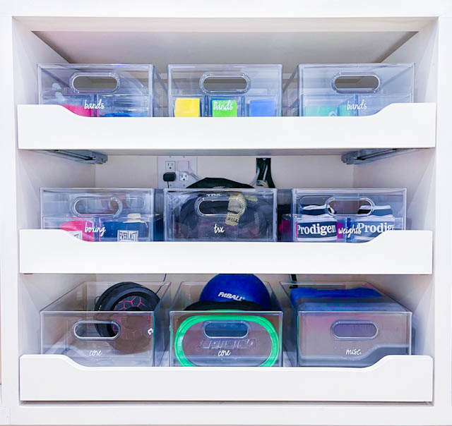 This LA client attends workout classes from home, and now, thanks to our team, they can switch from boxing to bands without having to press pause 🥊✨ 

Need help getting organized? Link in bio to book our services ✨