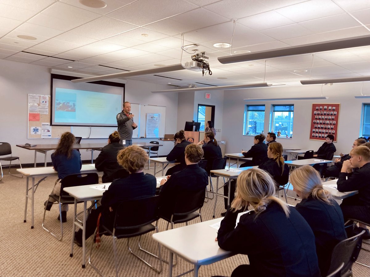 muskegonctc's tweet photo. In the past week, CJ students visited Central Dispatch, EVS students submitted their Broiler Project entries, and HSA students practiced communication and patient care skills. #MidWeekPeek ๐ https://t.co/H4Qq2BHfd3