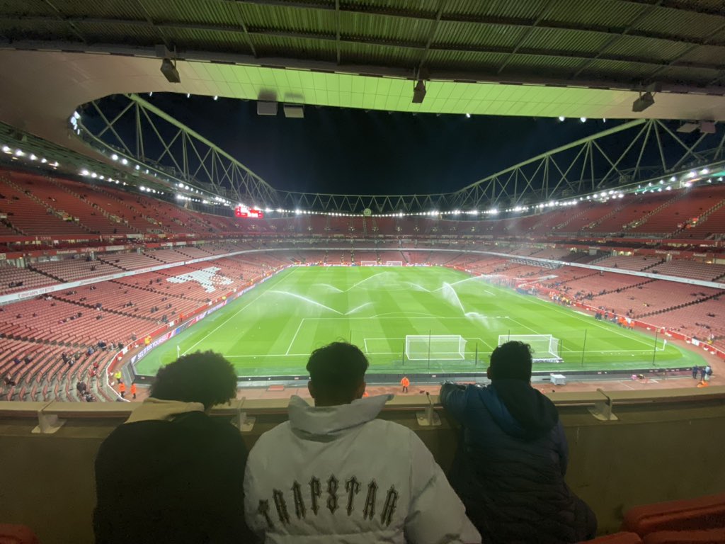NorthBank_JJ's tweet photo. Front row for my Boys ♥️🤍 #COYG #RedArmy #Arsenal #Block102 #UTA https://t.co/zsN97kAqN2